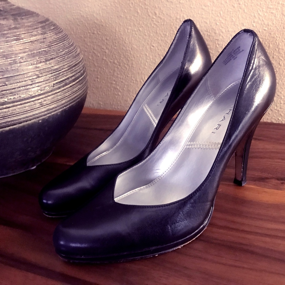 Tahari Black Heels Women's size 6 EU 36
